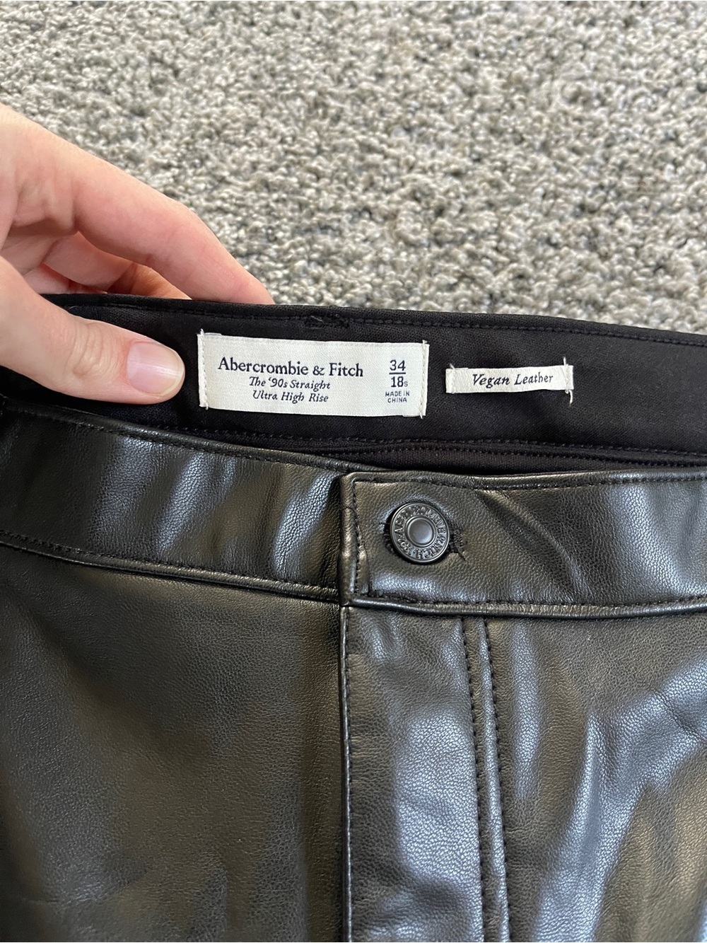 Abercrombie & fitch 90s straight leg ultra high rise black vegan leather pants - Picture 6 of 8